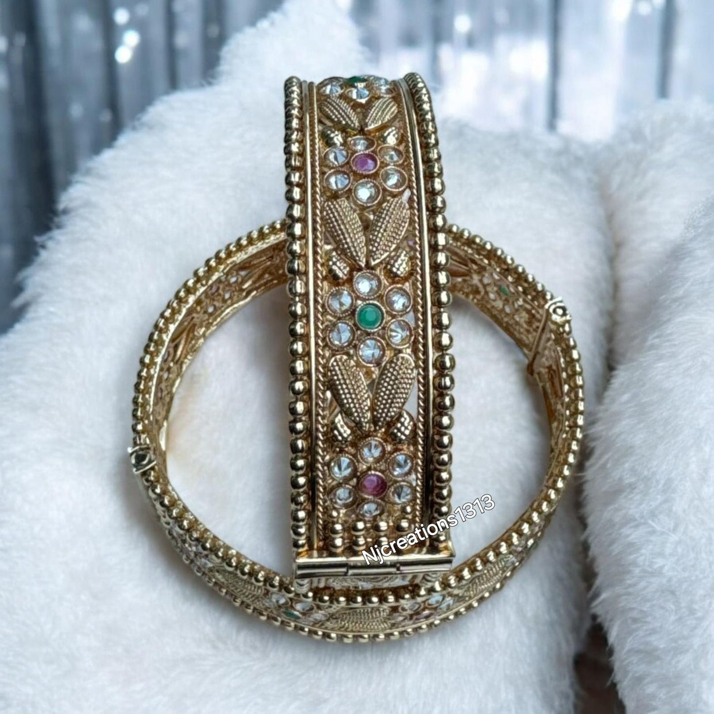 Real Gold Look Kade With Locks