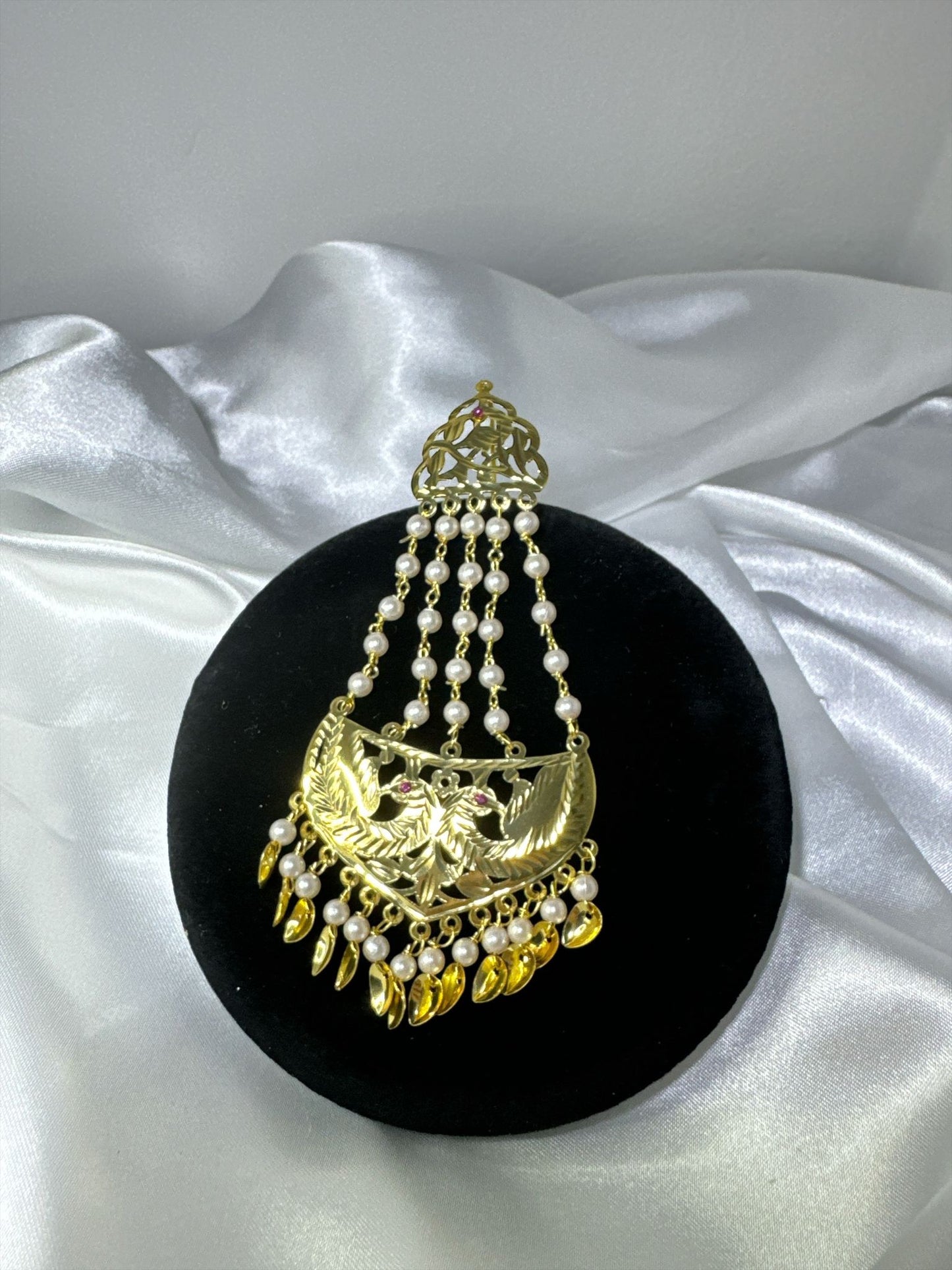 Gold Look Passa Detailed with Pippal Patti