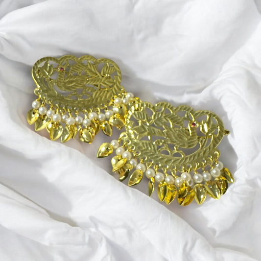 Gold Look Antique Hair Pins Detailed with Pearls & Pippal Patti